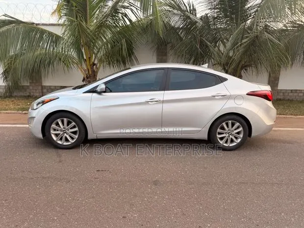 Hyundai Elantra SE Sedan FWD (1.8L 4cyl 6M) 2016 Silver