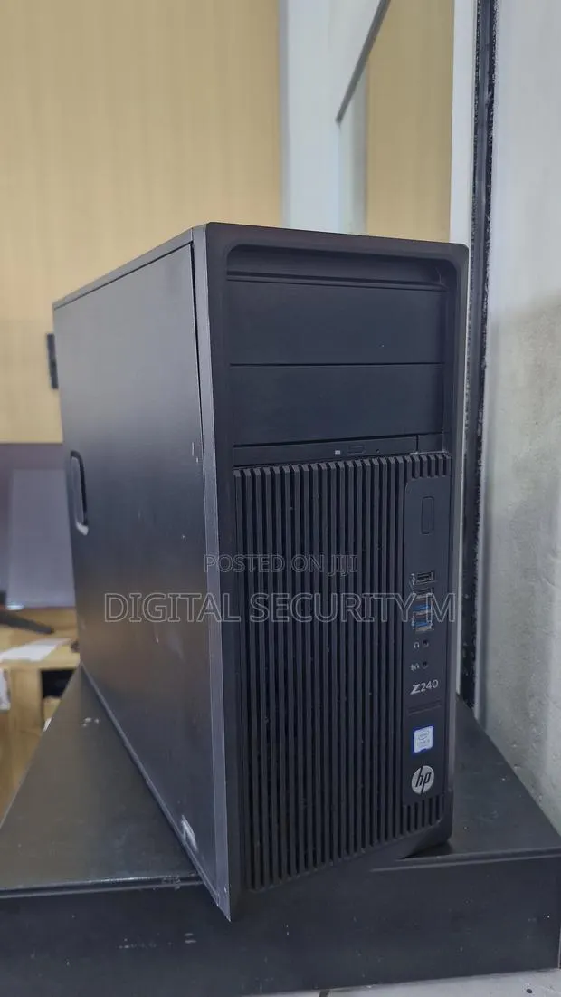 Desktop Computer HP Z240 16GB Intel Core i5 HDD 1T · Photo 1