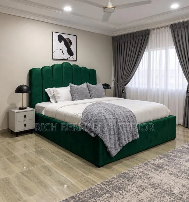 Emerald Green Luxury Queen Size Bed · Photo 1