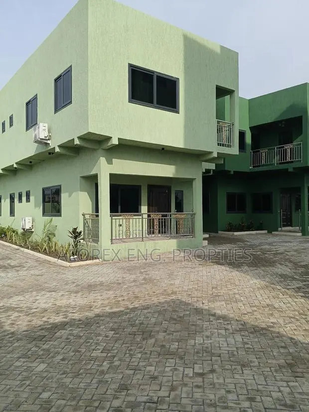 Furnished 4bdrm Townhouse / Terrace in Ashieyie, Adenta for rent · Photo 1