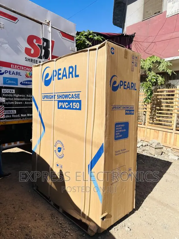 Essentially PVC-150 Display Fridge Pearl 3doors White · Photo 1