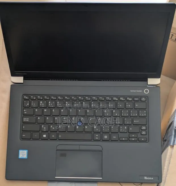 Laptop Toshiba Dynabook A40-J 16GB Intel Core i5 SSD 256GB · Photo 1