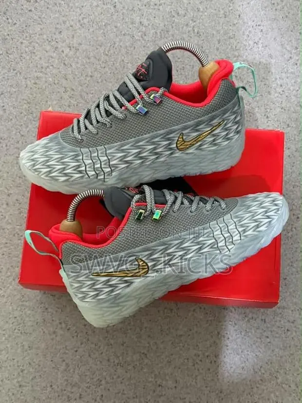 Nike S.T. Charge EP 'Cement Tough' · Photo 1