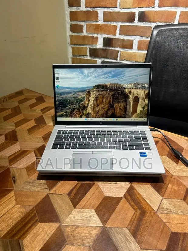 Laptop HP EliteBook 840 G8 8GB Intel Core i7 SSD 256GB · Photo 1