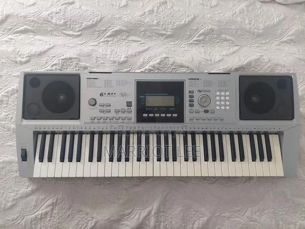 61 Keys Electronic Keyboard Usb Lp6210c · Photo 1