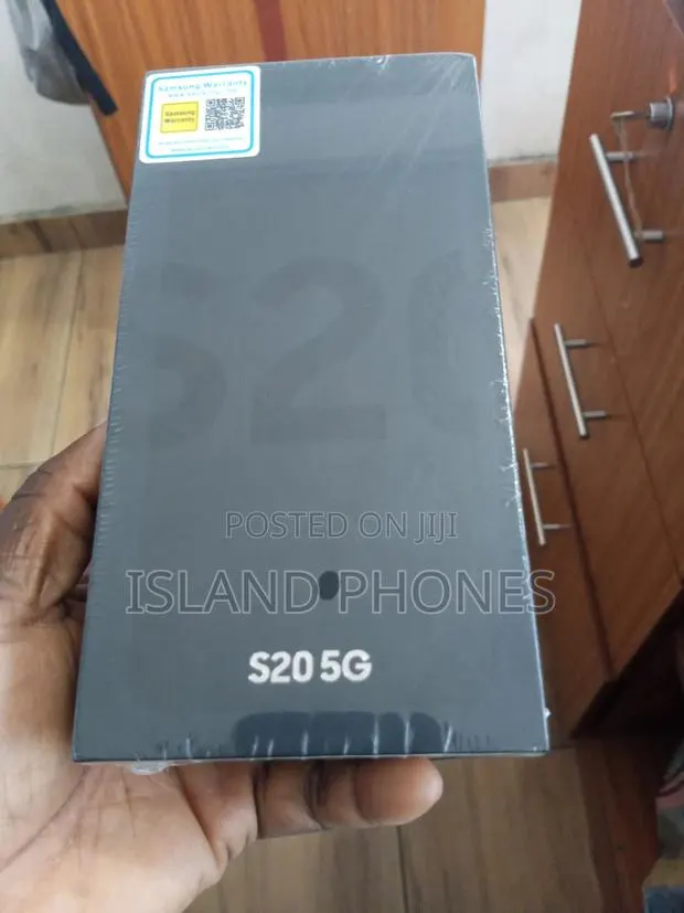 New Samsung Galaxy S20 128 GB Blue · Photo 1
