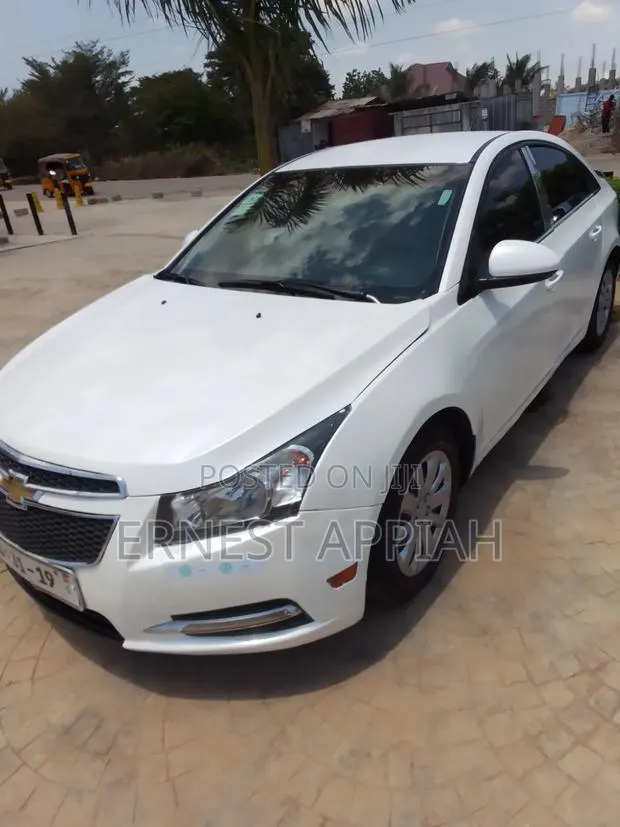 Chevrolet Cruze 1LT 4dr Sedan (1.4L 4cyl Turbo 6A) 2015 White · Photo 1