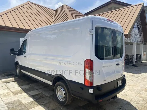 Ford Transit 2015 White · Photo 1