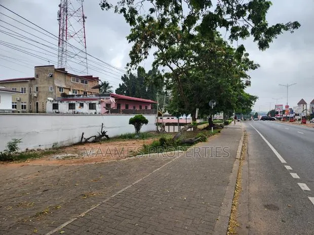 Titled 3 Plots for Sale at North Ridge, Good for Mixed Use · Photo 1