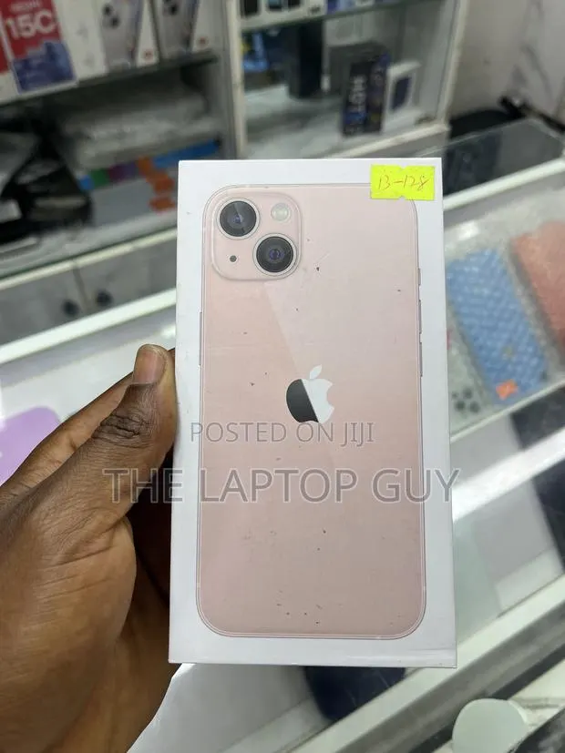 New Apple iPhone 13 128 GB Pink · Photo 1