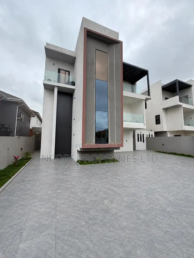 5bdrm House in Adjiriganor for sale · Photo 1