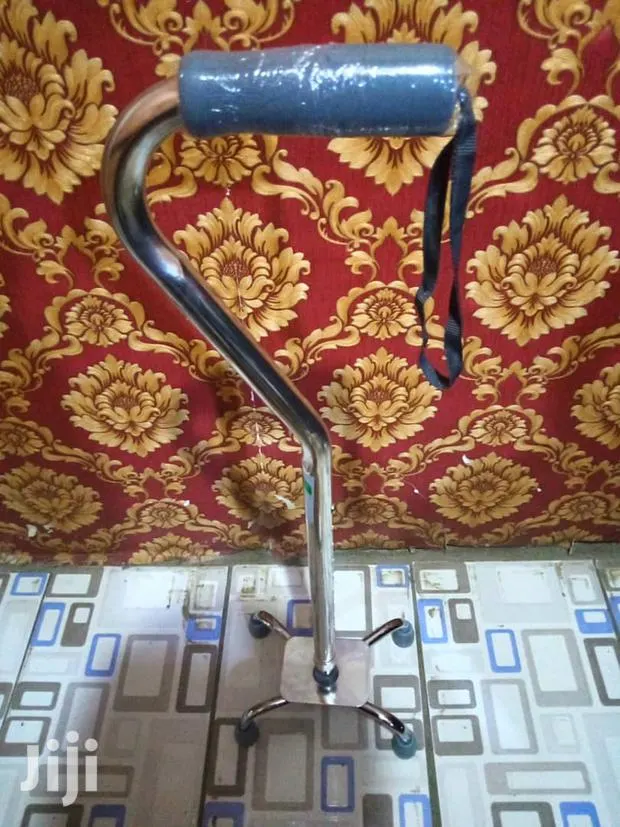 Quad Cane (4 Leg Walking Stick) · Photo 1