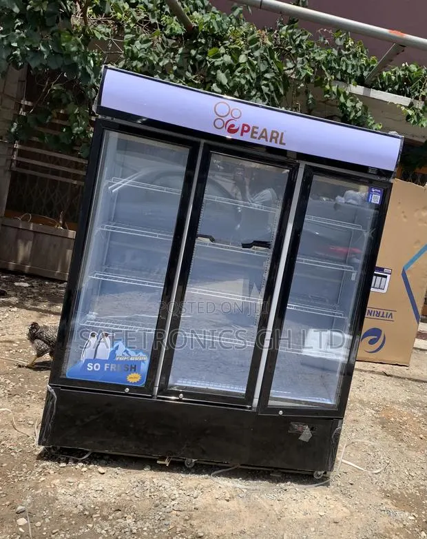 Newly Approved Pearl Display PVC-150 Glass 3 Doors Fridge · Photo 1