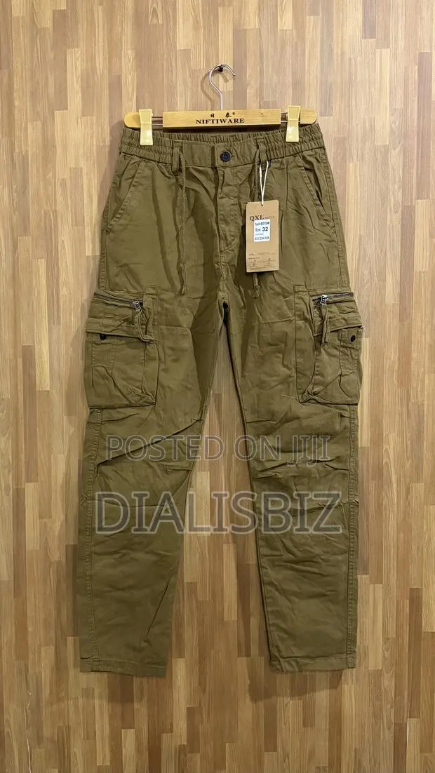 Kaki Side Pockets · Photo 1