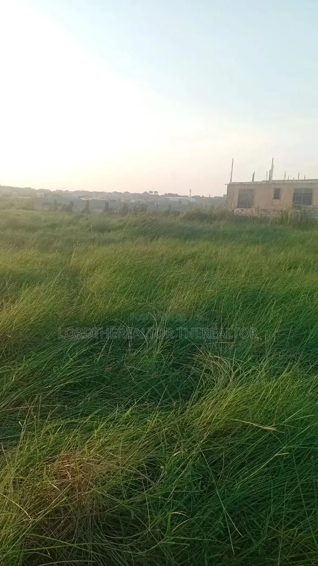Half Plot for Sale · Photo 1