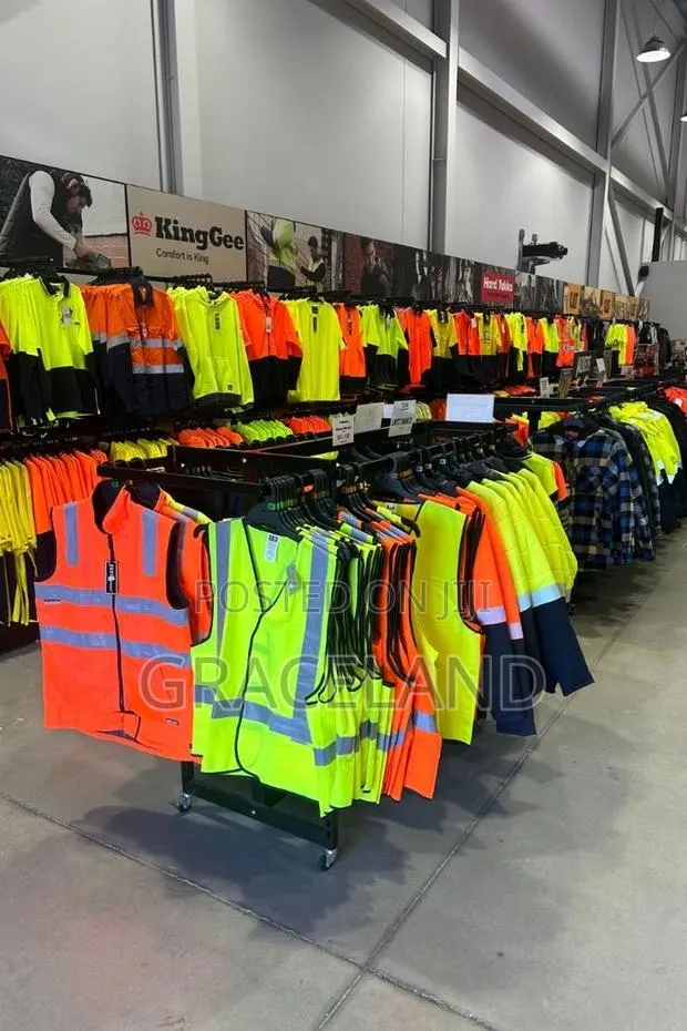This Is Original Approved Industrial Total Workwear Reflector Vest · Photo 1