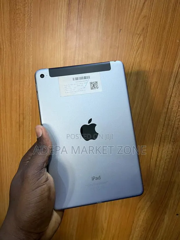 Apple iPad mini 4 128 GB Gray · Photo 1