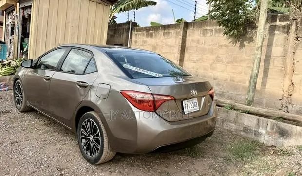 Toyota Corolla 2018 · Photo 1
