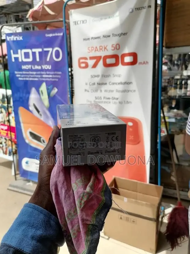 New Tecno Camon 50 Pro 256 GB Black · Photo 1
