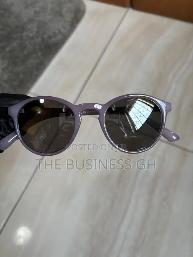 Purple Sunglasses for Ladies · Photo 1