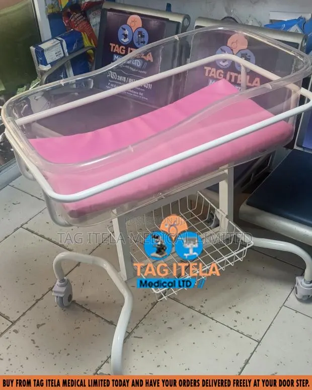 Baby's Cot Bed (Bassinet) · Photo 1