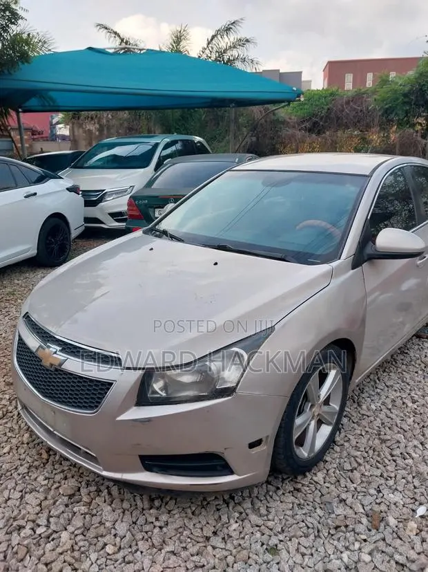 Chevrolet Cruze 2013 Silver · Photo 1