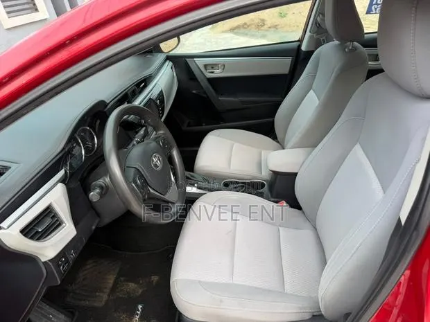 Toyota Corolla LE Eco 4dr Sedan (1.8L 4cyl CVT) 2016 Red · Photo 1