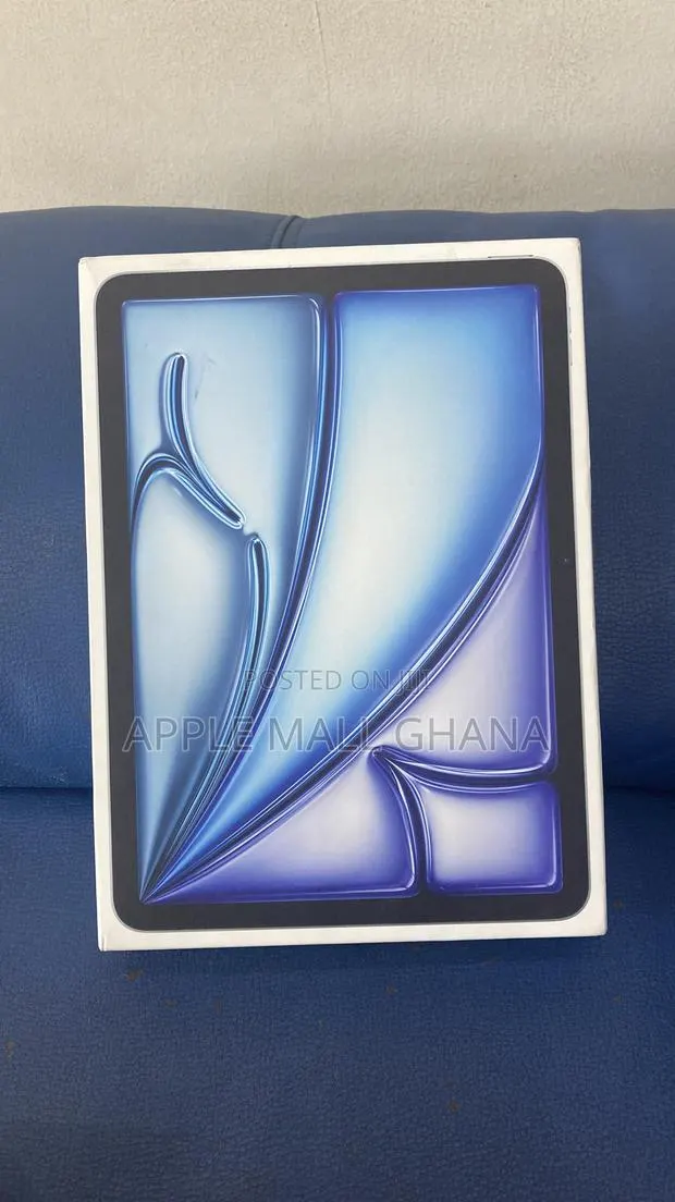 New Apple iPad Air 128 GB Blue · Photo 1