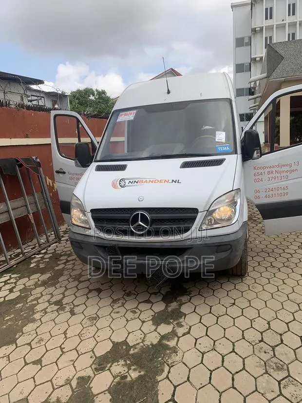 Mercedes-Benz Sprinter 2011 · Photo 1