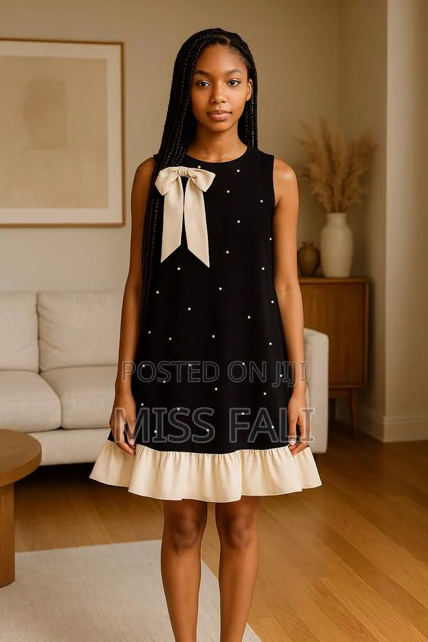 Tween Black Dress With Stones and Bow. 13-14y · Photo 1