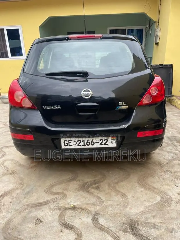Nissan Versa 2011 Blue · Photo 1