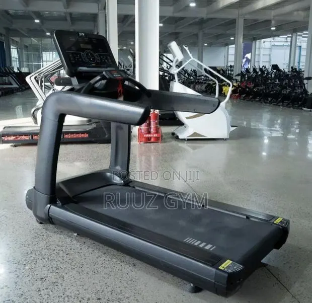 Gym Commercial Treadmill · Photo 4