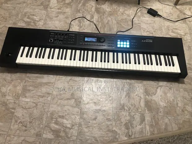 Roland Juno DS61 Keyboard | Used Excellent Condition | Kumasi · Photo 1