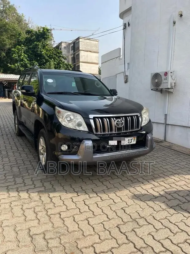 Toyota Land Cruiser Prado 2013 Black · Photo 1