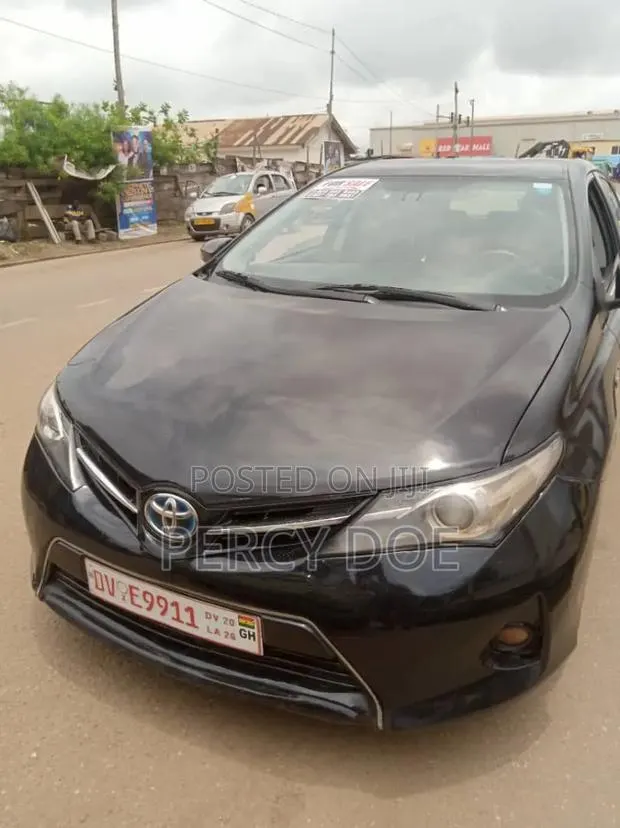 Toyota Auris 2015 Black · Photo 1