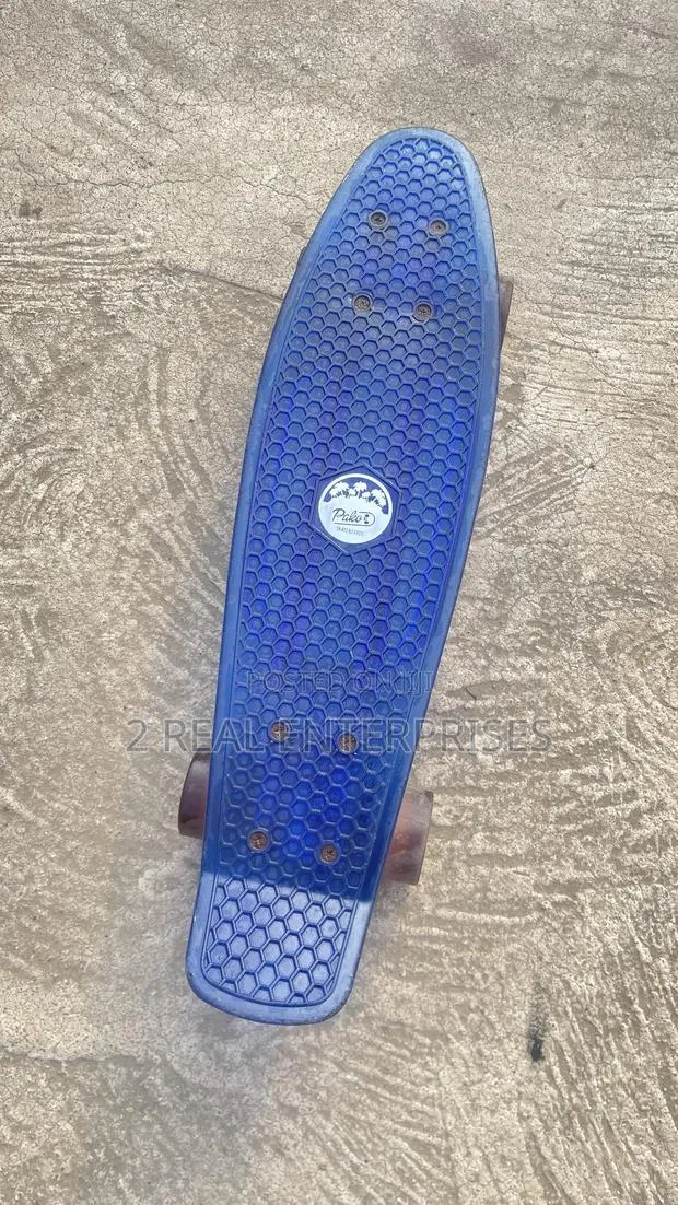 Pako Plastic Skateboard 22 Inches · Photo 1