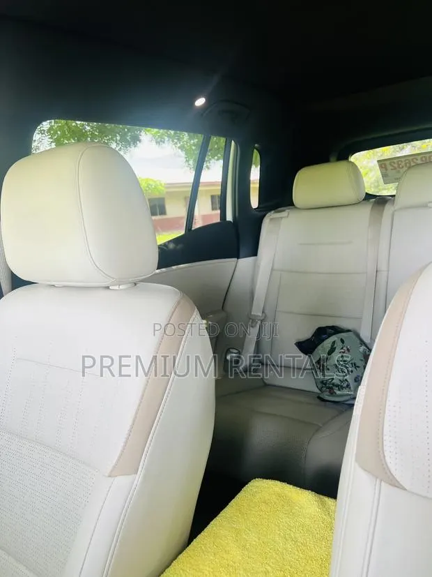 Modern SUV – Chauffeur-Driven Rental | Accra Surrounding Areas · Photo 3