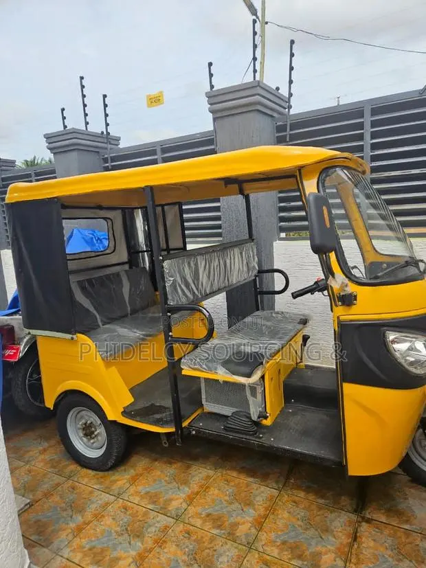 New Motorcycle 2026 Yellow · Photo 3