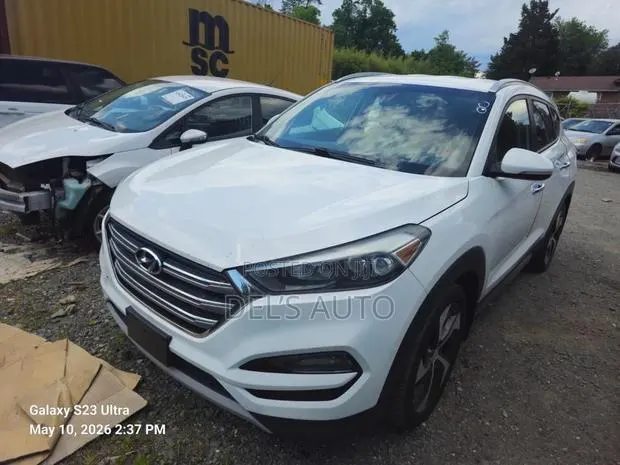Hyundai Tucson Limited AWD 2017 White · Photo 1