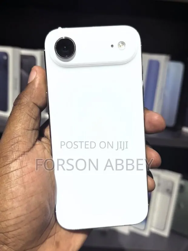 Apple iPhone Air 512 GB White · Photo 1