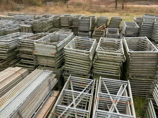 Scaffolding/Steel Props/Yallow Beams/Construction Equipment · Photo 1