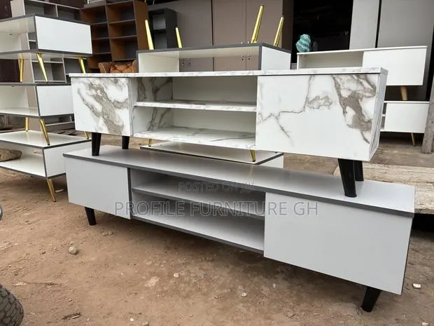Brown TV Stand for Large TVS · Photo 1
