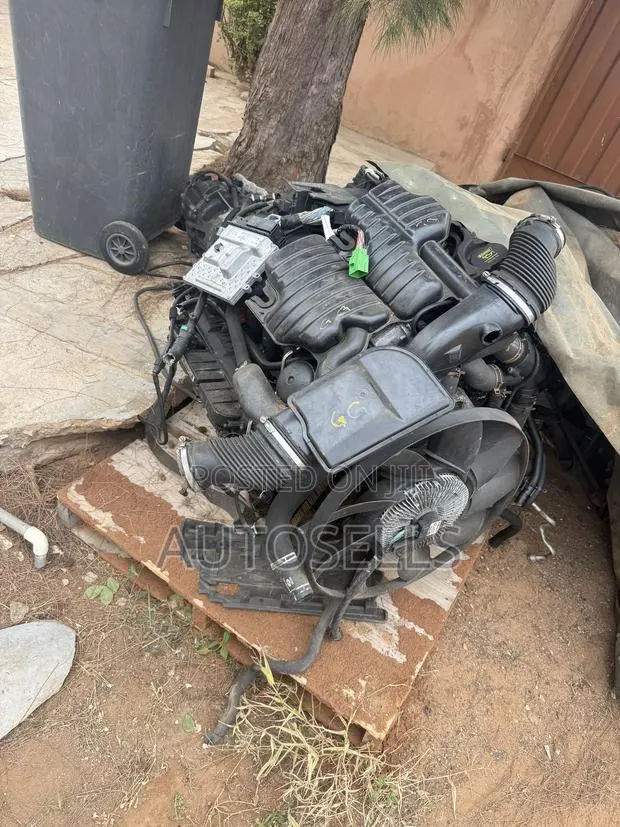 2013 Range Rover Parts · Photo 1