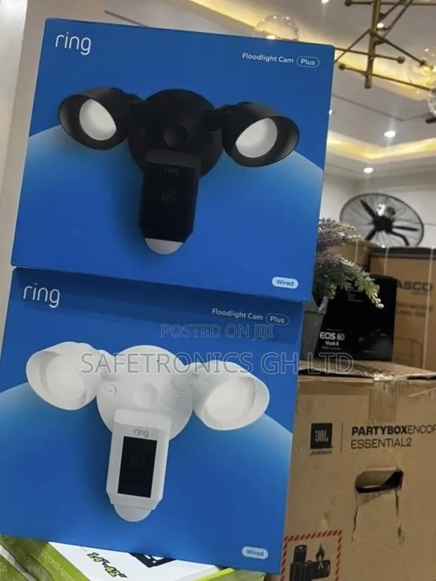 Exclusive Best Floodlight > Ring Cam Plus · Photo 1