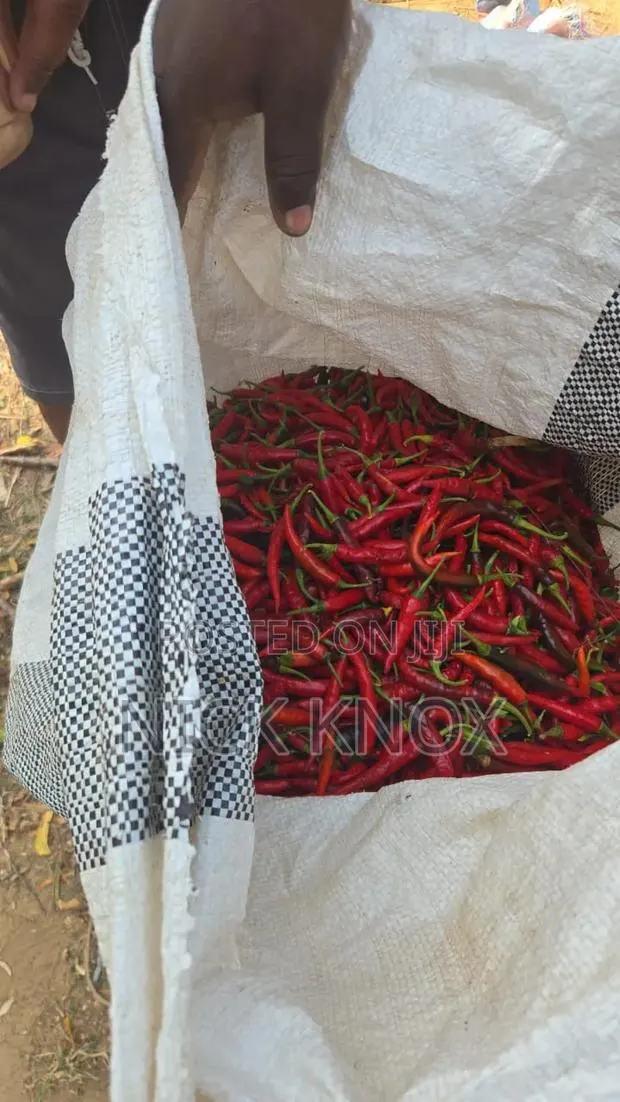 Fresh Cayenne Pepper · Photo 1