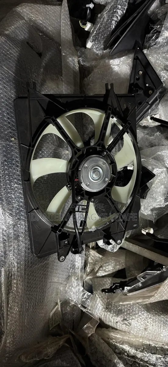 Honda CRV 2017-2022 Radiator Fan · Photo 1