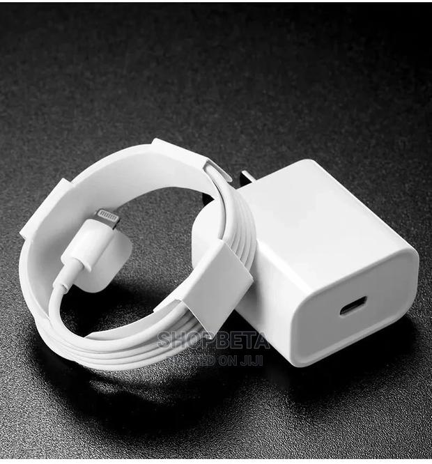 iPhone Faster Type C Charger 18W · Photo 4