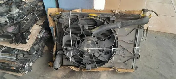 Kia Sportage 2012 Watertank and Condenser Complete · Photo 1