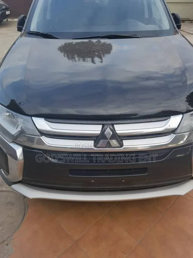 Mitsubishi Outlander 2.0 PHEV AWD 2016 Black · Photo 1