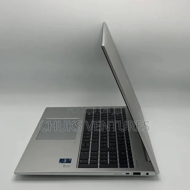 Laptop HP EliteBook 860 G10 16GB Intel Core i7 SSD 512GB · Photo 1